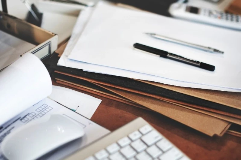 zdjęcie wyróżniające e-Umowy z nowymi funkcjami i bez ograniczeń dla firm