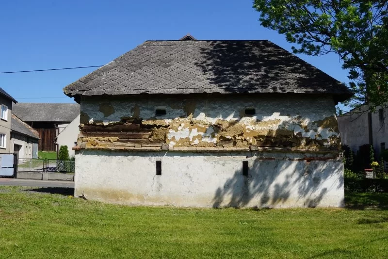 Trwa renowacja zabytkowego spichlerza w Sudole. Prawie 100 tys. zł na tegoroczne prace