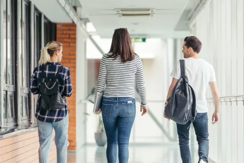 Studenci w Polsce chcieliby zarabiać 5 tys. zł na rękę