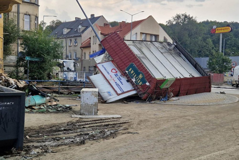 Skutki powodzi nowym wyzwaniem dla rynku pracy